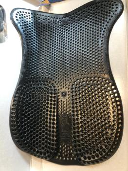 C.S.O. ausgleichender Gel Rückenschoner mit Shock-Absorber hinten schwarz